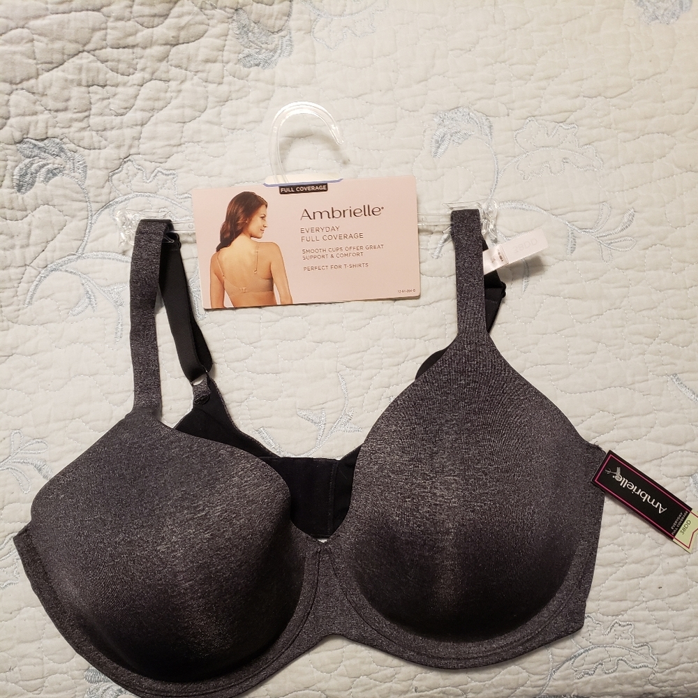 NWT Ambrielle 38 DD T-shirt bra